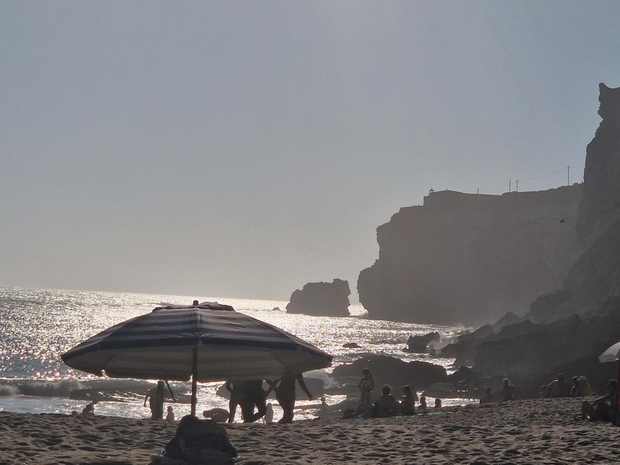 Marilaura'S Beach House Nazaré Buitenkant foto
